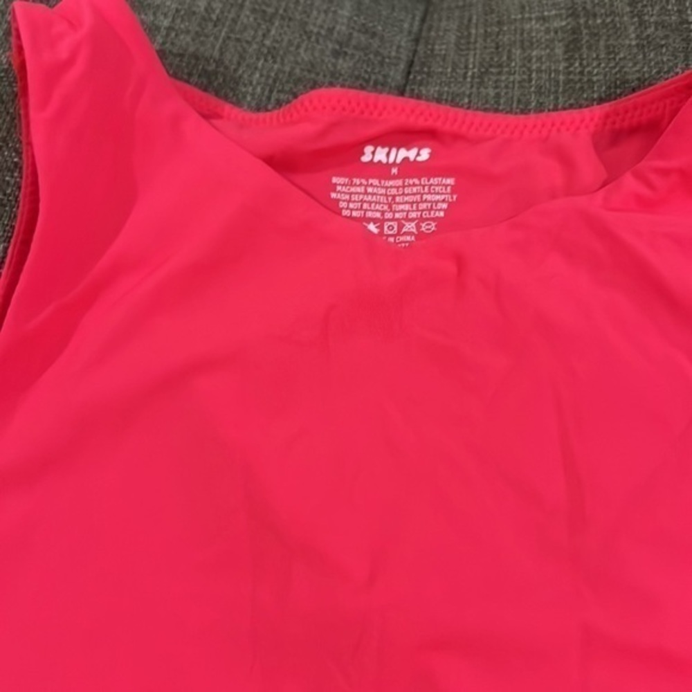 Skims Fits Everybody High Neck Bodysuit - Picture 2 of 5